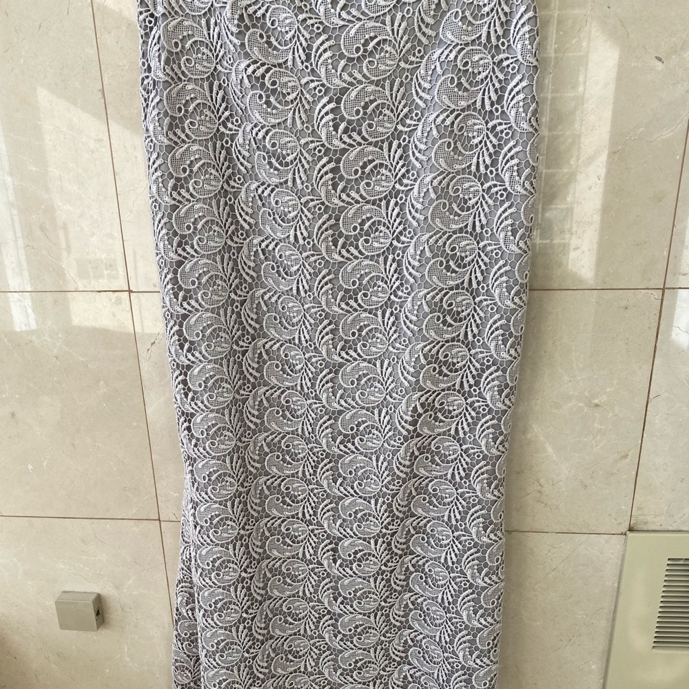 Carmen Marc Valvo evening skirt in lace